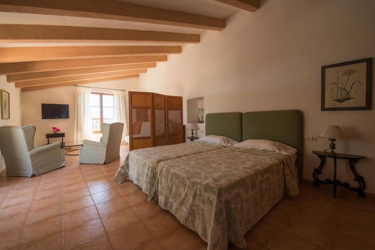 بوريريس Agroturismo Can Feliu الغرفة الصورة