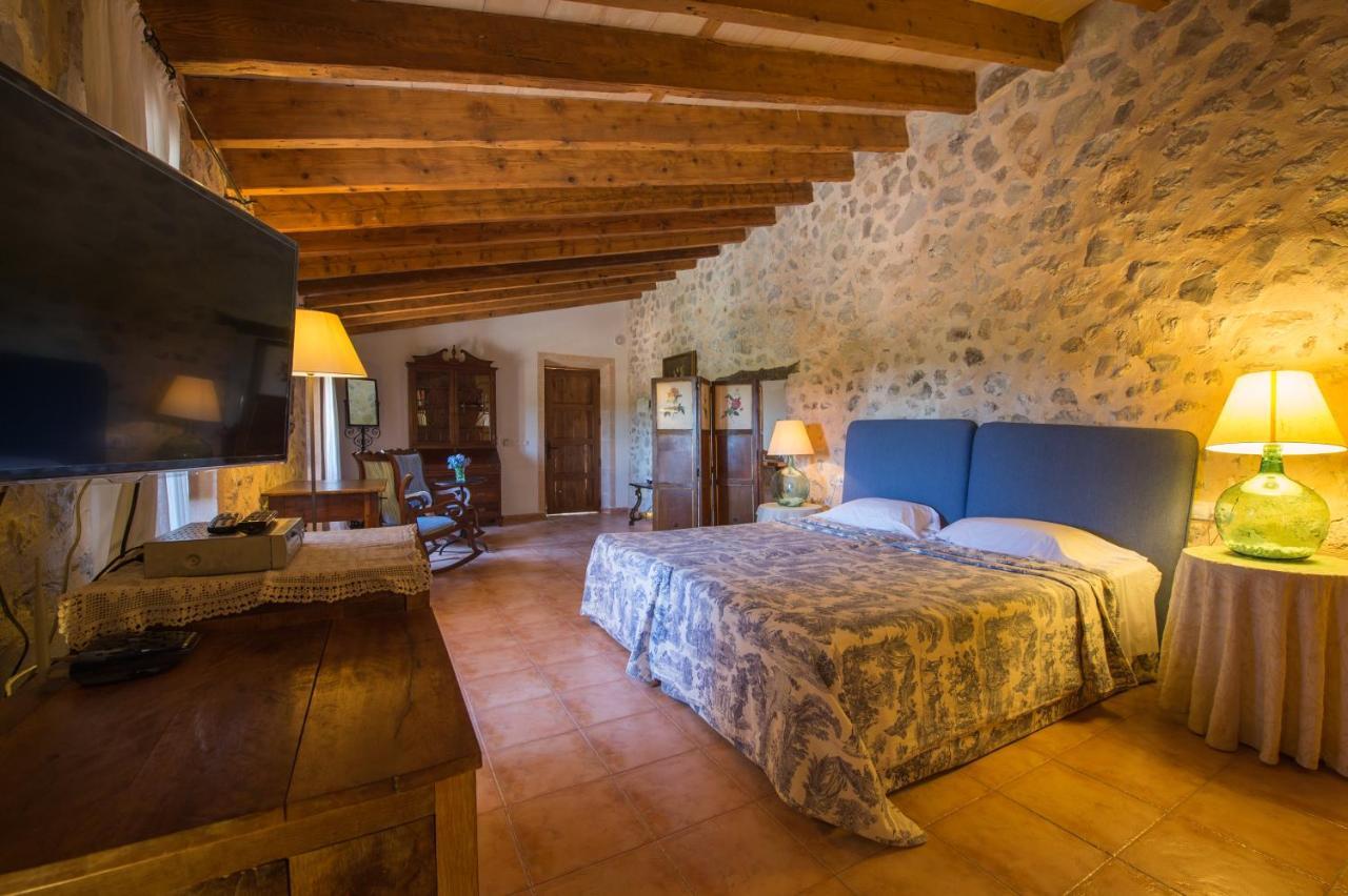 بوريريس Agroturismo Can Feliu الغرفة الصورة